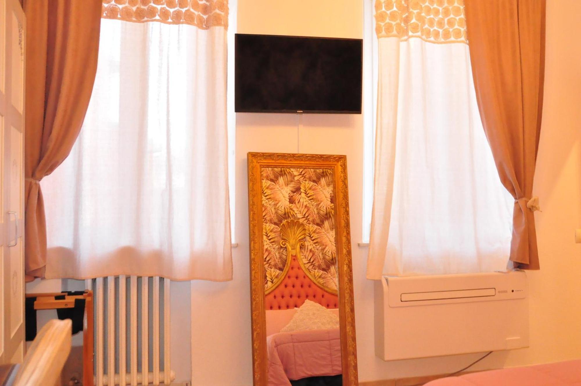 B&B Le Camere Di Livia Siena Luaran gambar