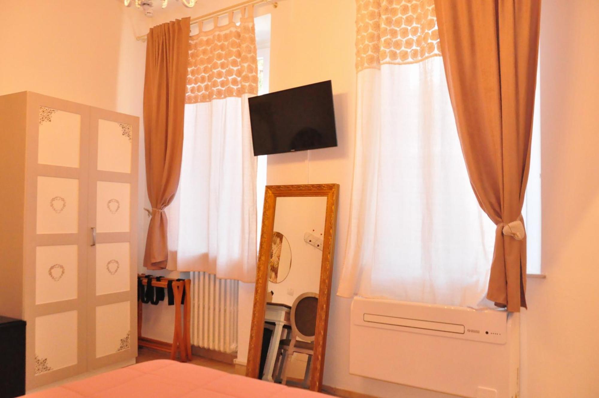 B&B Le Camere Di Livia Siena Luaran gambar