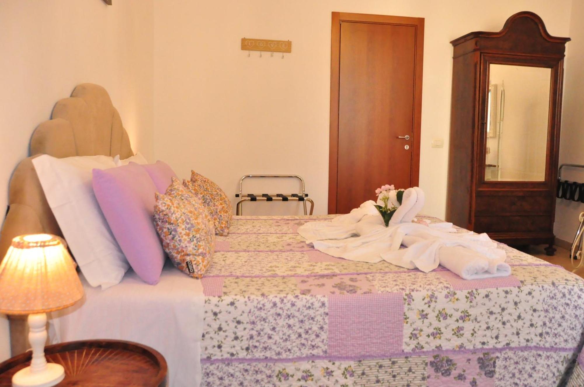 B&B Le Camere Di Livia Siena Luaran gambar